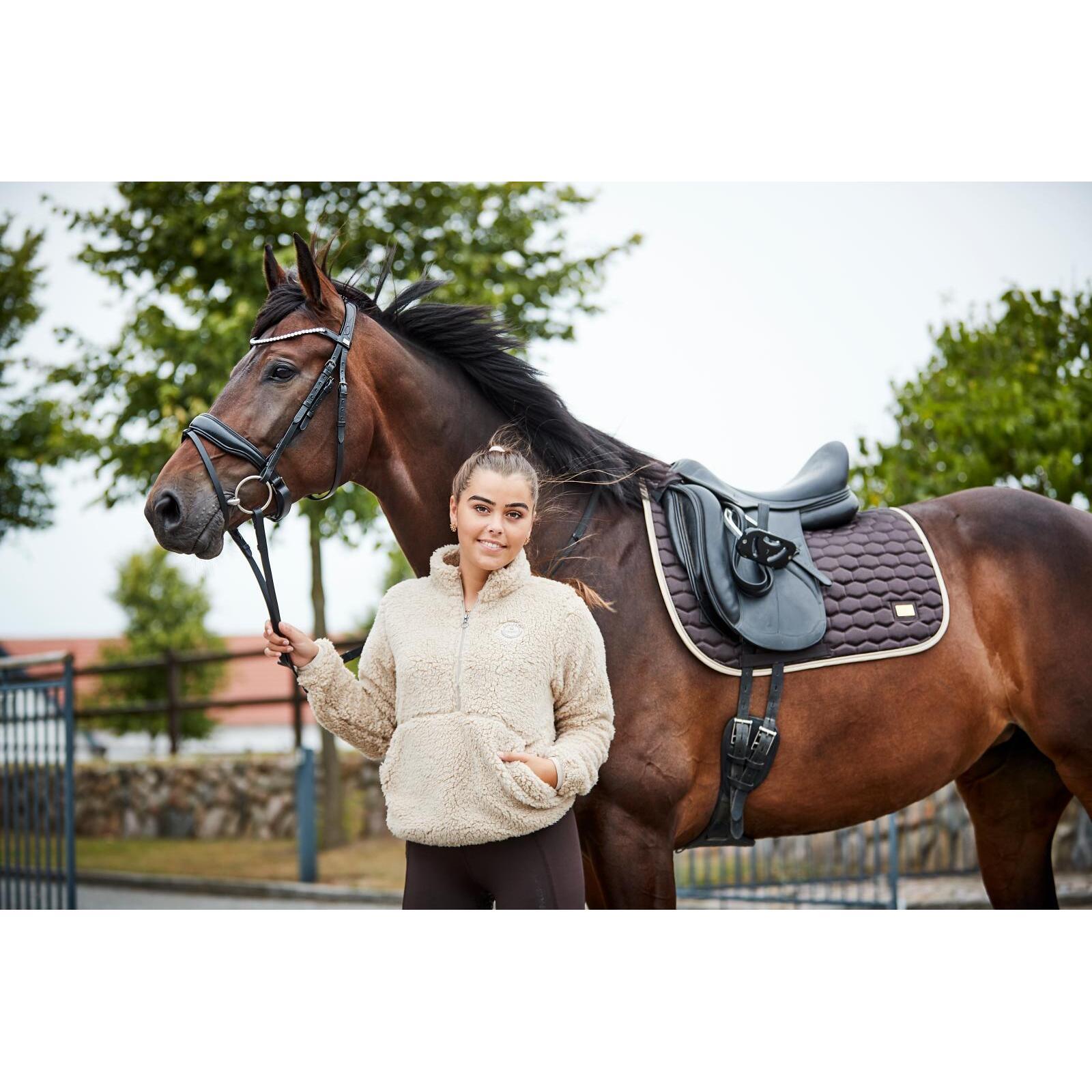 product/h/o/horseguard_503190668_after-dark_2.jpg