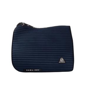 ac883-navy-tapis-de-selle-pour-cheval-de-dressage-en-daim-raye-avec-coin-arriere-carre-acavallo-navy-tu