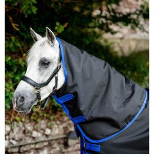 aarn10-kdd0-la-couvre-cou-pour-cheval-horseware-amigo-ripstop-900d-turnout-0g-black-classic-blue
